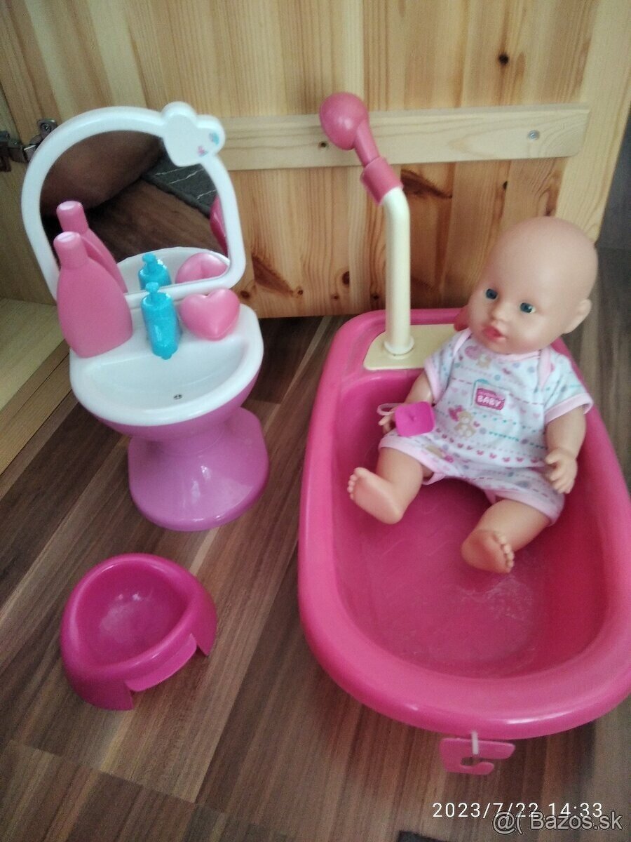 Bábika s príslušenstvom kupelna