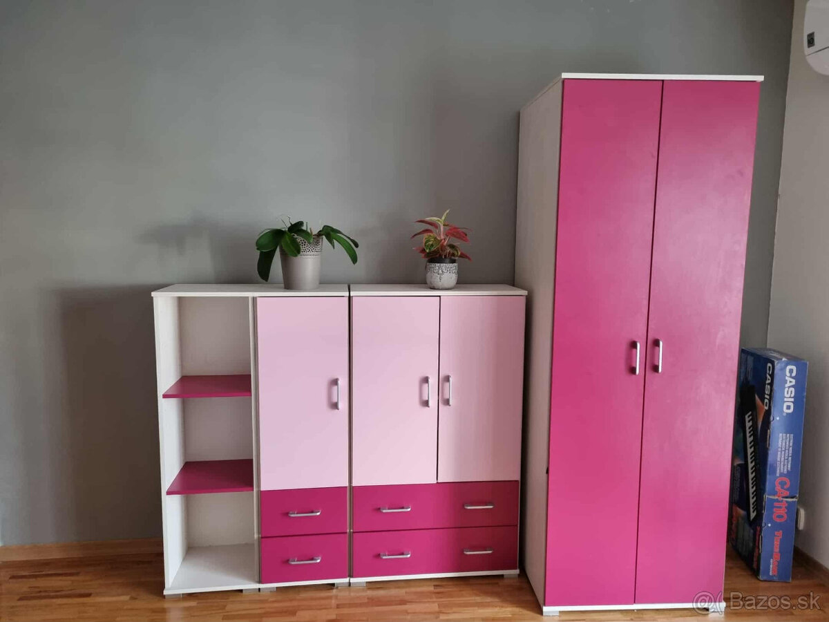 predám dievčenskú zostavu skríň