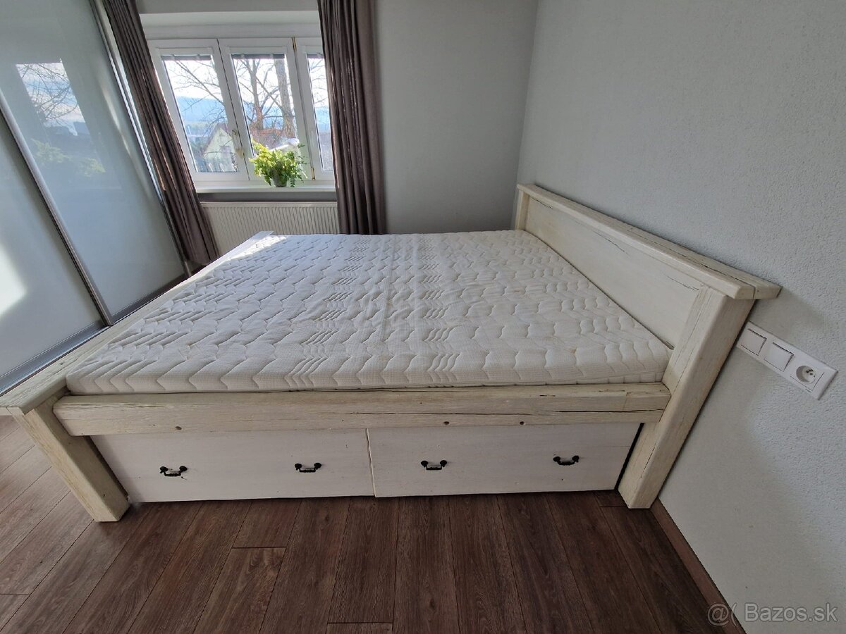 Manželská posteľ z masívu + matrac