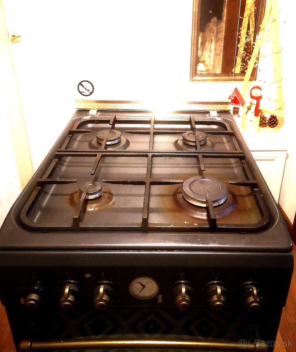 Kombinovaný sporák Indesit