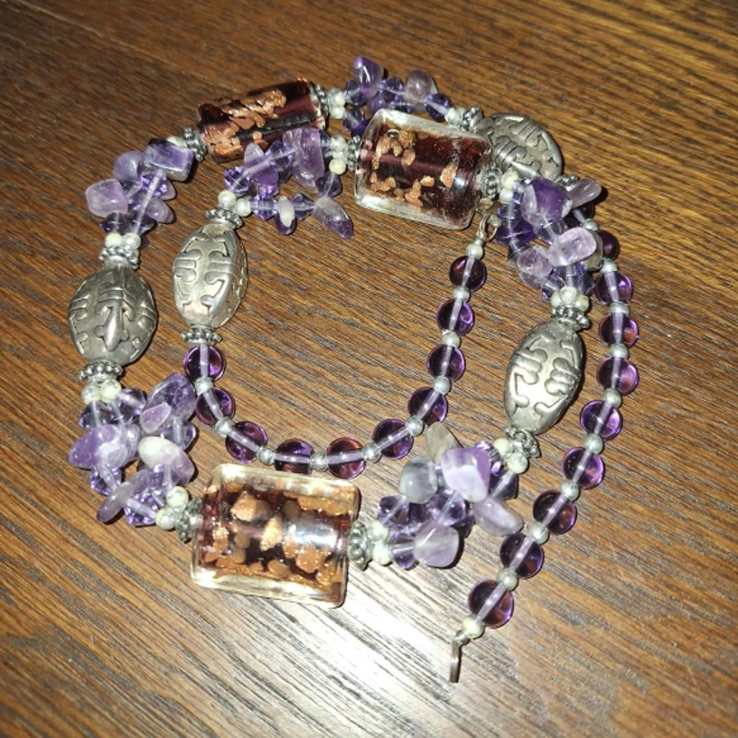 KRÁSNY NÁHRDELNÍK