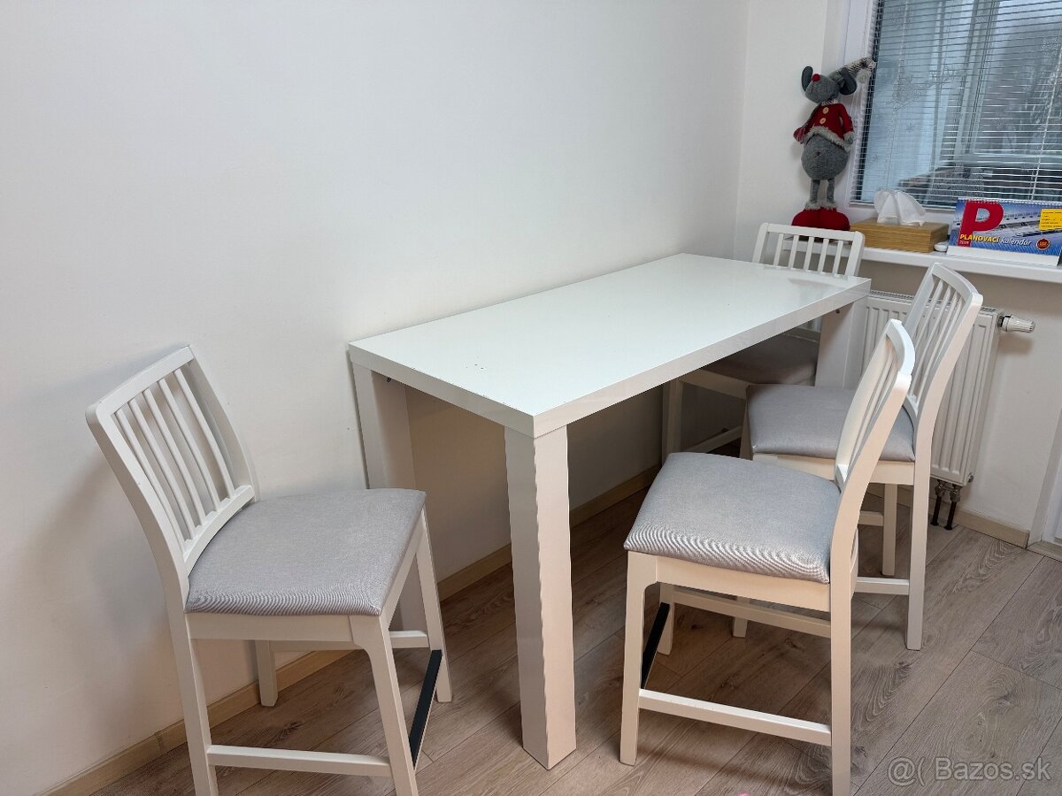 Predám IKEA barový stôl a stoličky