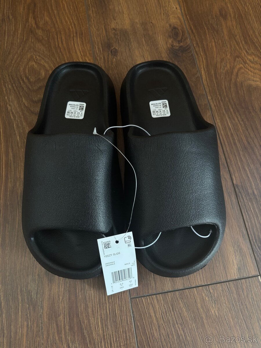 Adidas Yeezy Slide šľapky čierne veľkosť 42