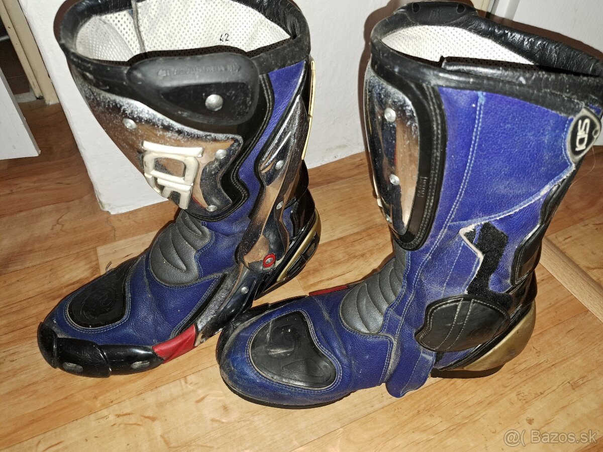 Motorkarske čižmy