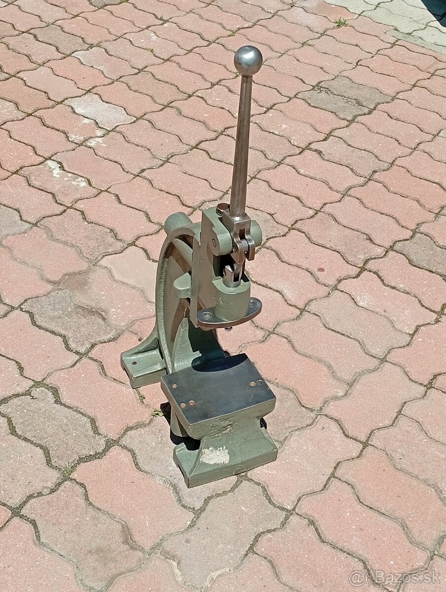 Ručný pákový lis