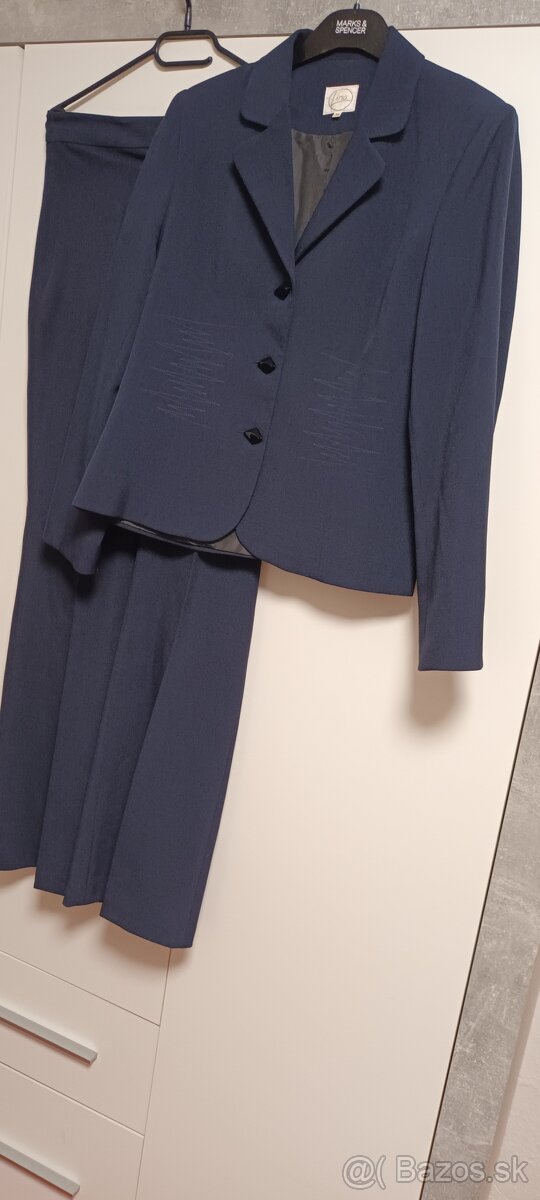 Nohavicovy kostym c.38 len 9 euro