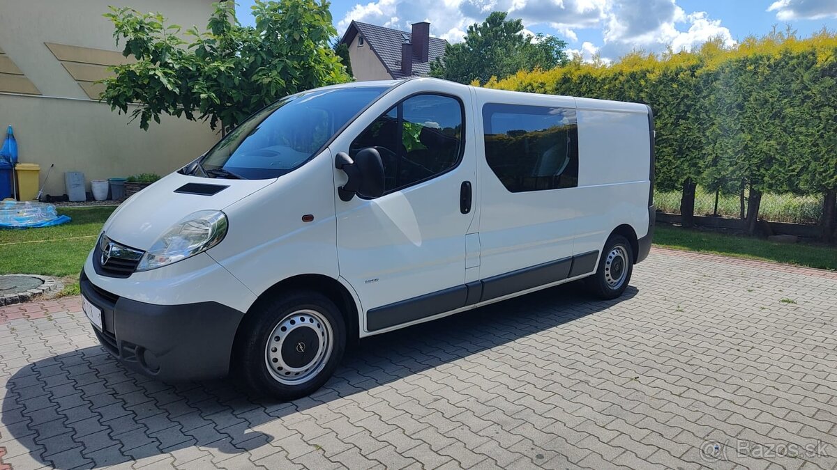 Predám dodávku Opel Vivaro 6 MIESTNE LONG 2,0cdti