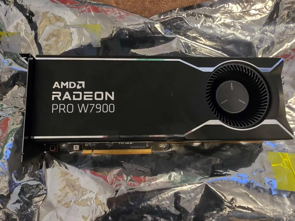 AMD Radeon Pro W7900 – 48GB GDDR6