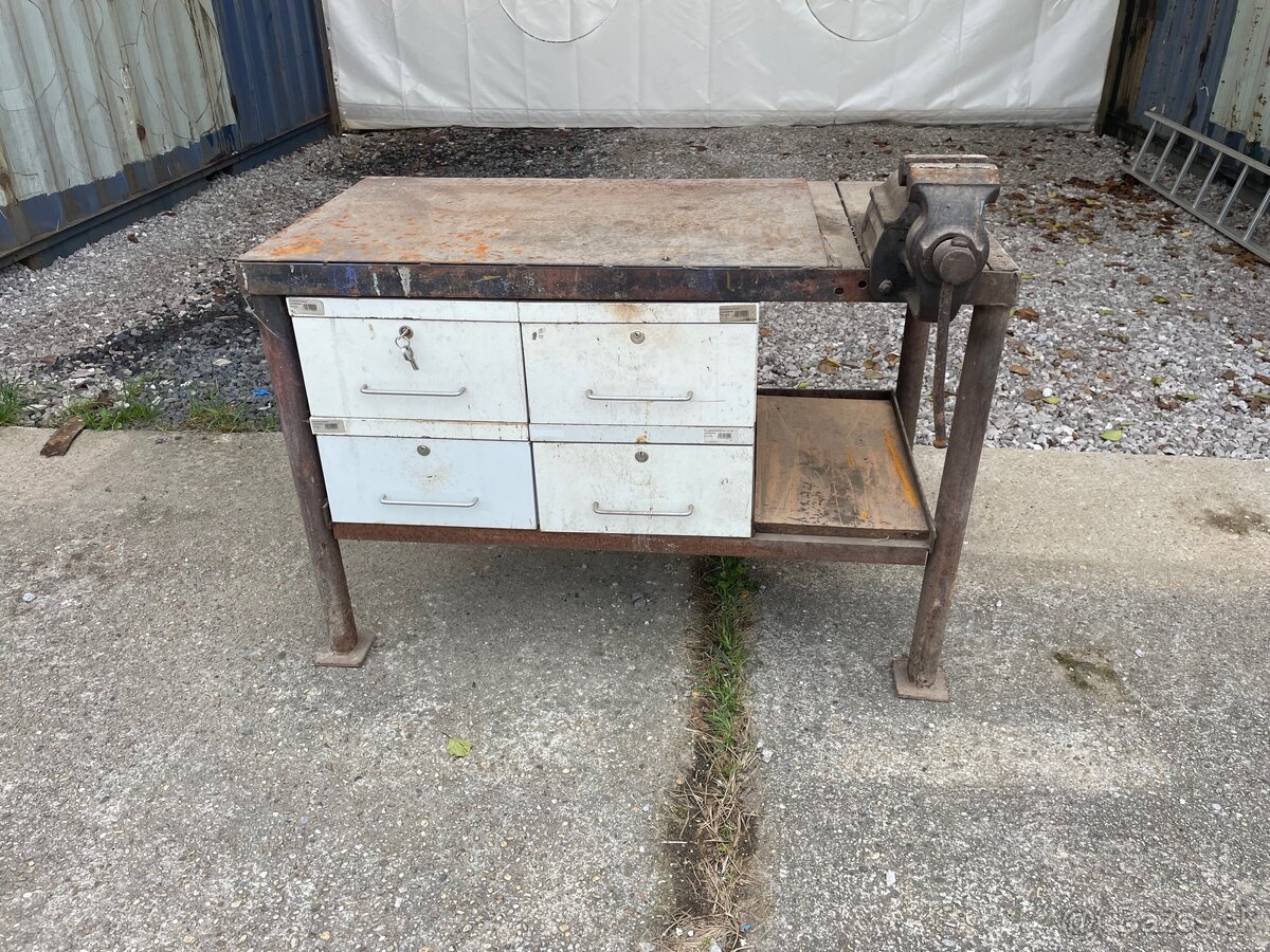 Dielenský stôl pong