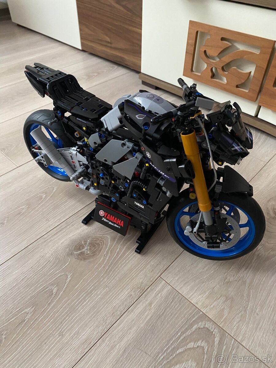 Stavebnica Technic Yamaha MT-10 SP 42159