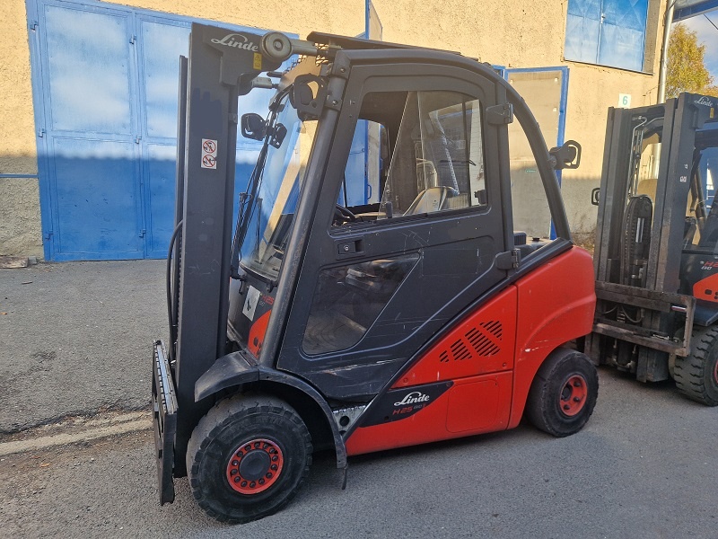 LINDE H25D, r.v.2017, POUZE 3655 Mth. Diesel, triplex.