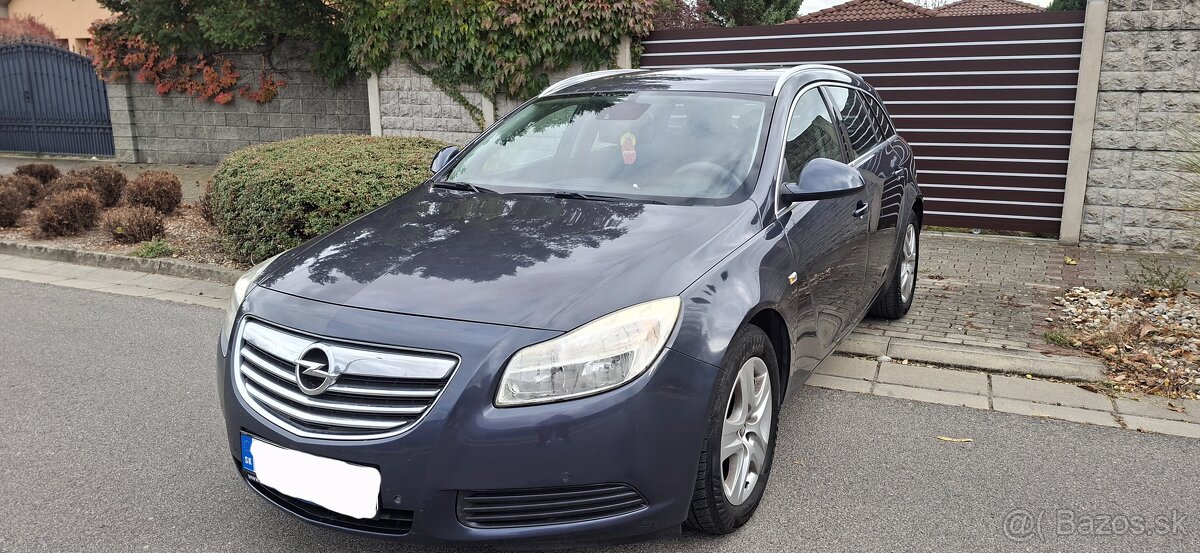 Predám Opel Insignia Combi 2.0 CDTI 81Kw R.V.2012 Zachovalé