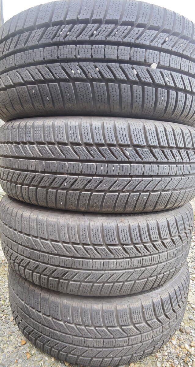 Predám zimnu sadu 215/55R17
