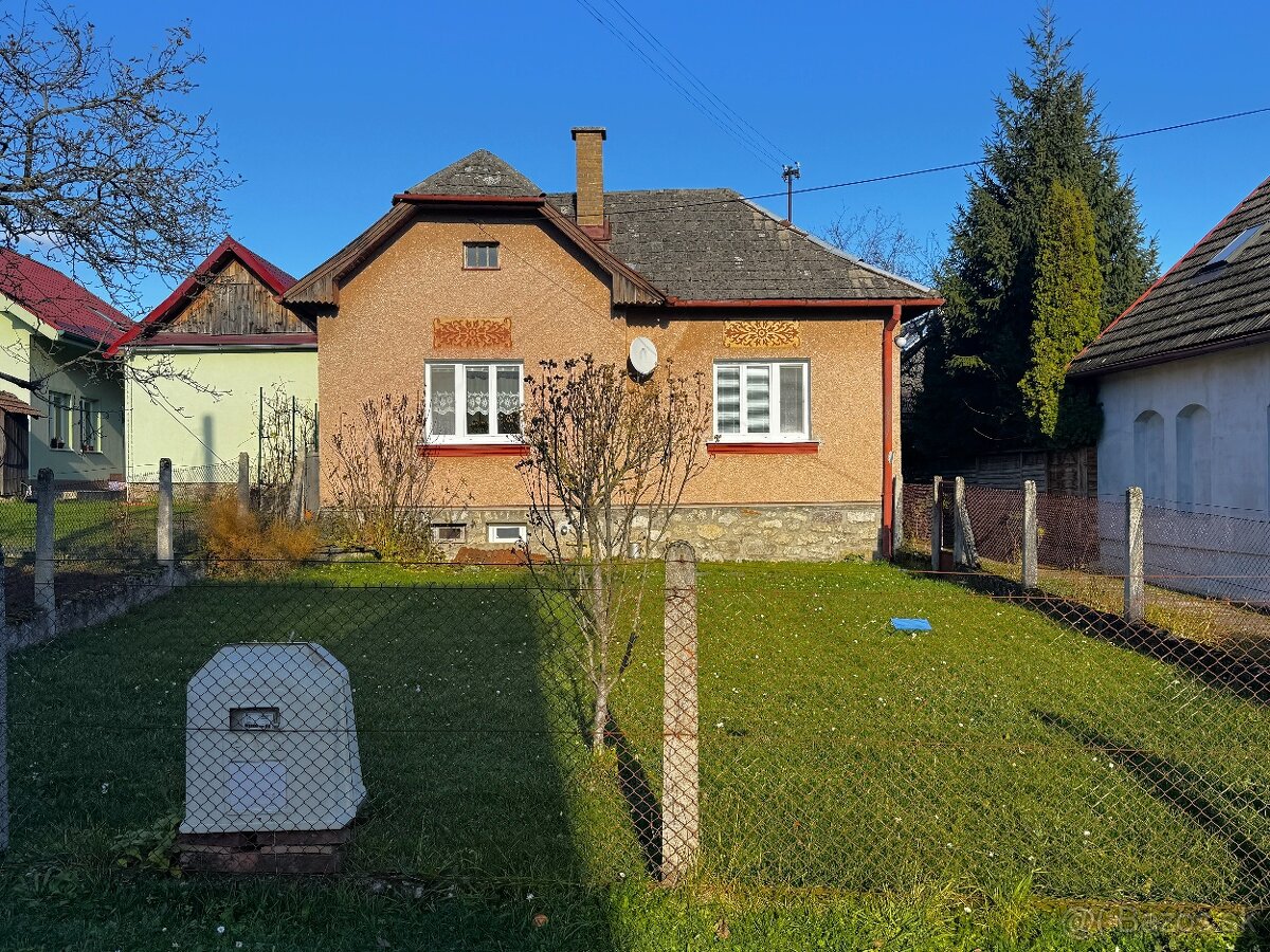 NA PREDAJ: Udržiavaný podpivničený vidiecky domček, Poruba