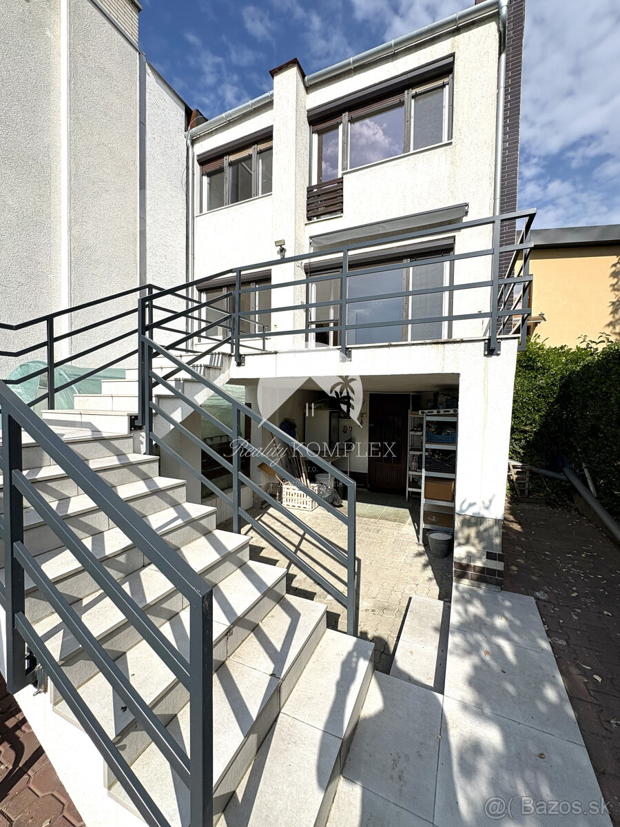 Reality KOMPLEX s.r.o. ponúka na PRENÁJOM 5 izbový rodinný d