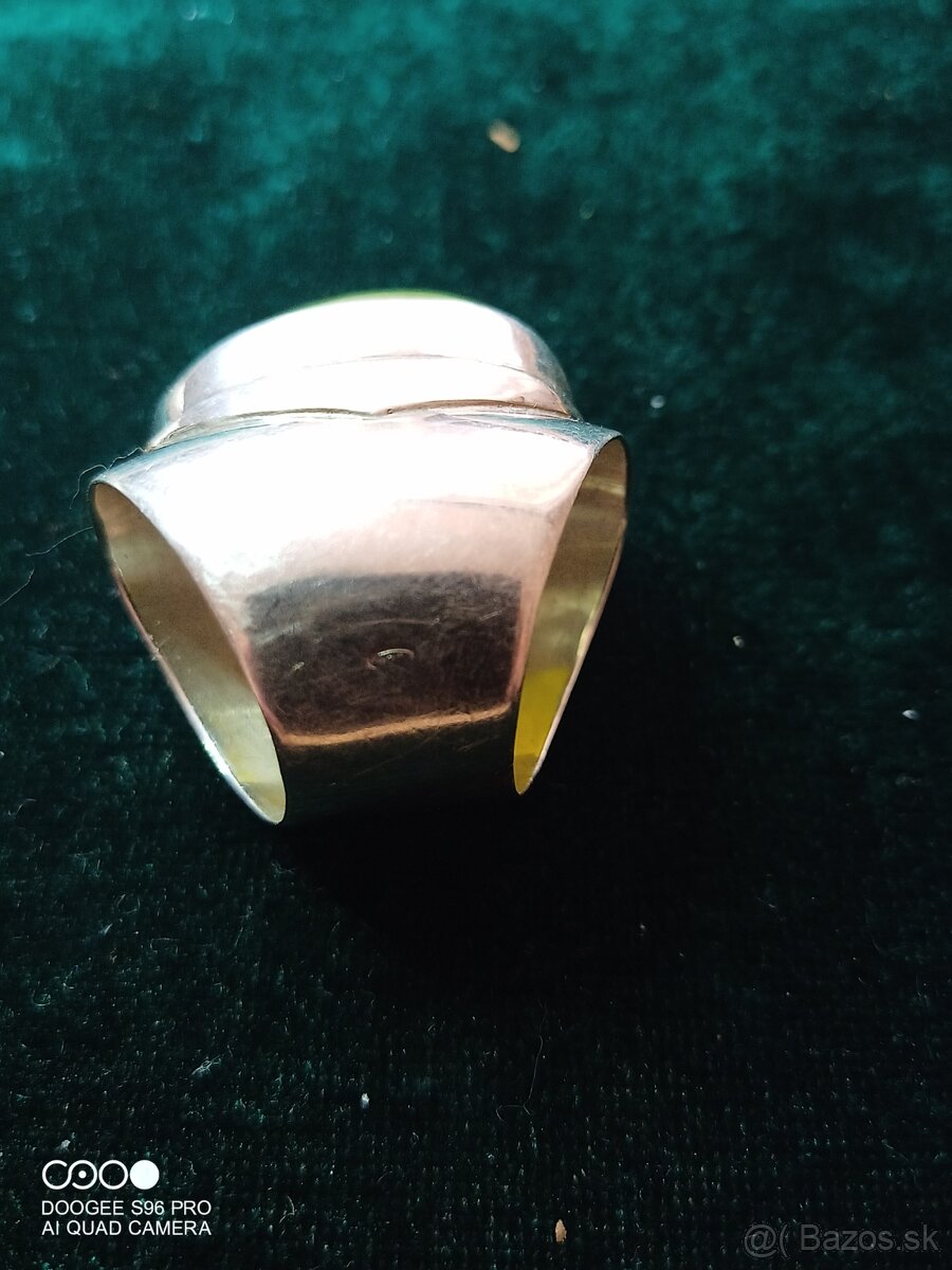 Strieborný prsteň s kameňom/Nefrit/