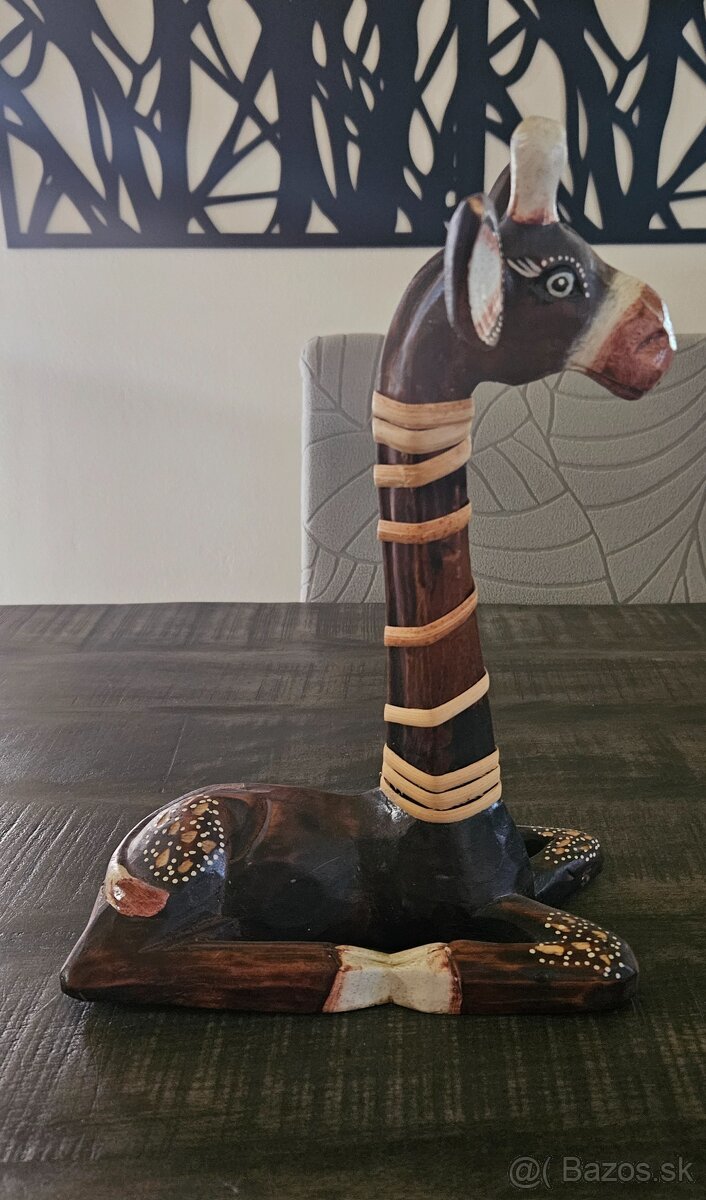 Drevená žirafa - dekorácia