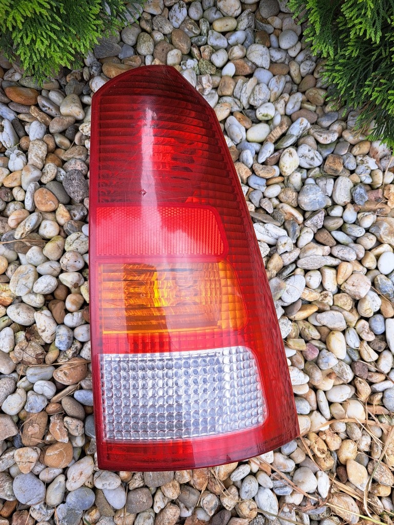 ZADNÉ SVETLO - FORD FOCUS COMBI