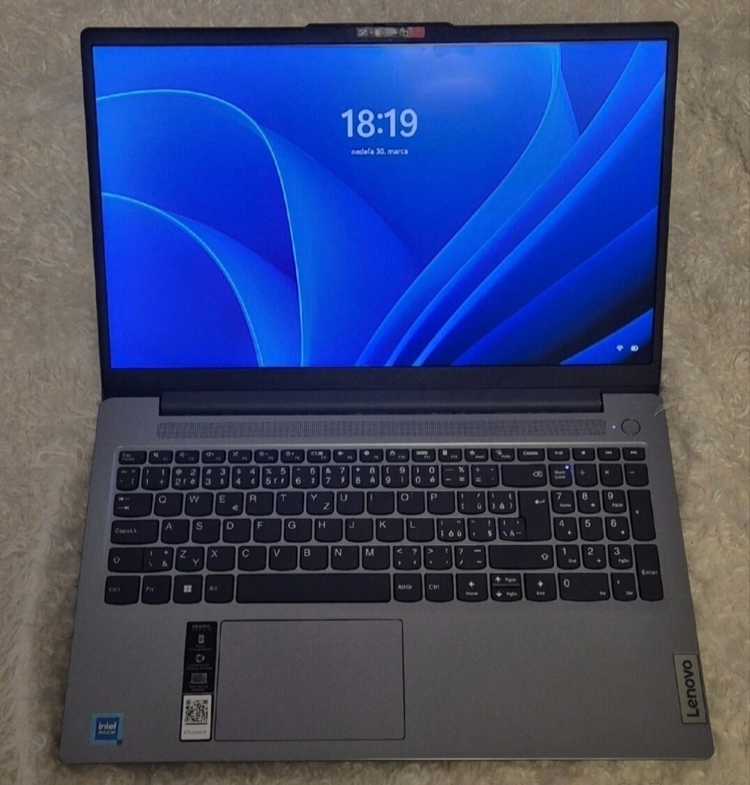 Lenovo IdeaPad Slim 3 15IAN8 / záruke do: 11.3.2027