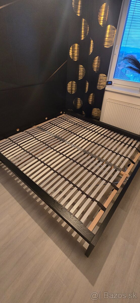 Ikea postel s rostami