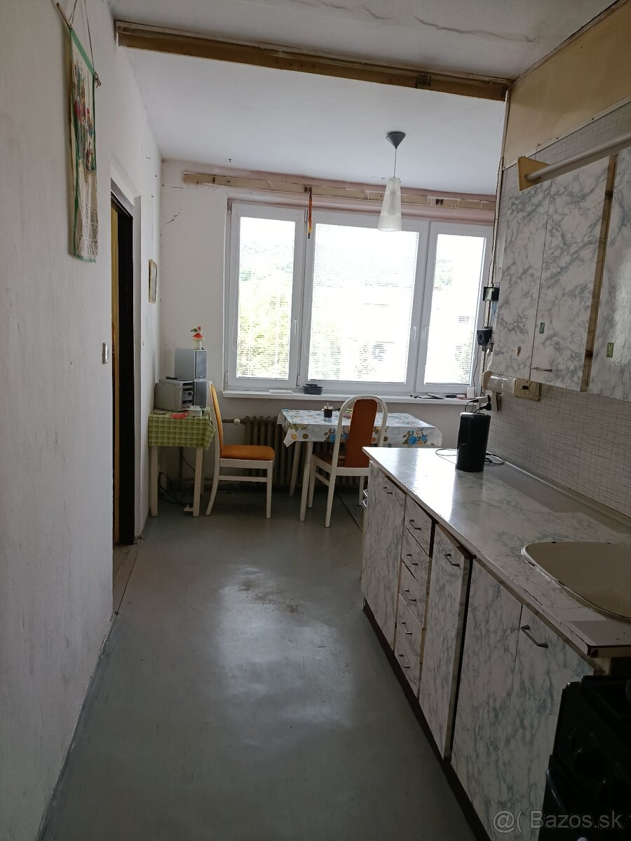 Štvorizbový byt Handlová