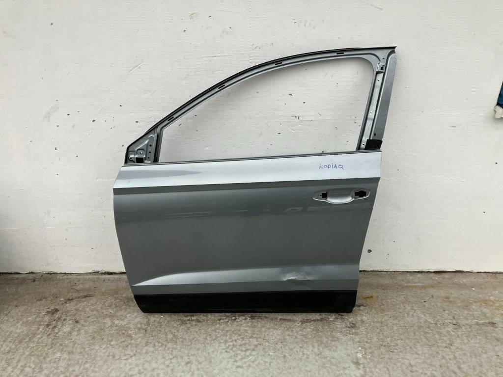 ŠKODA KAROQ 2017- ĽAVÉ PREDNÉ DVERE