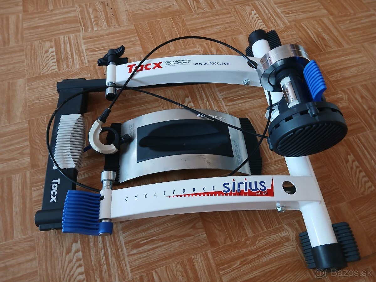 Cyklotrenažér Tacx Sirius.