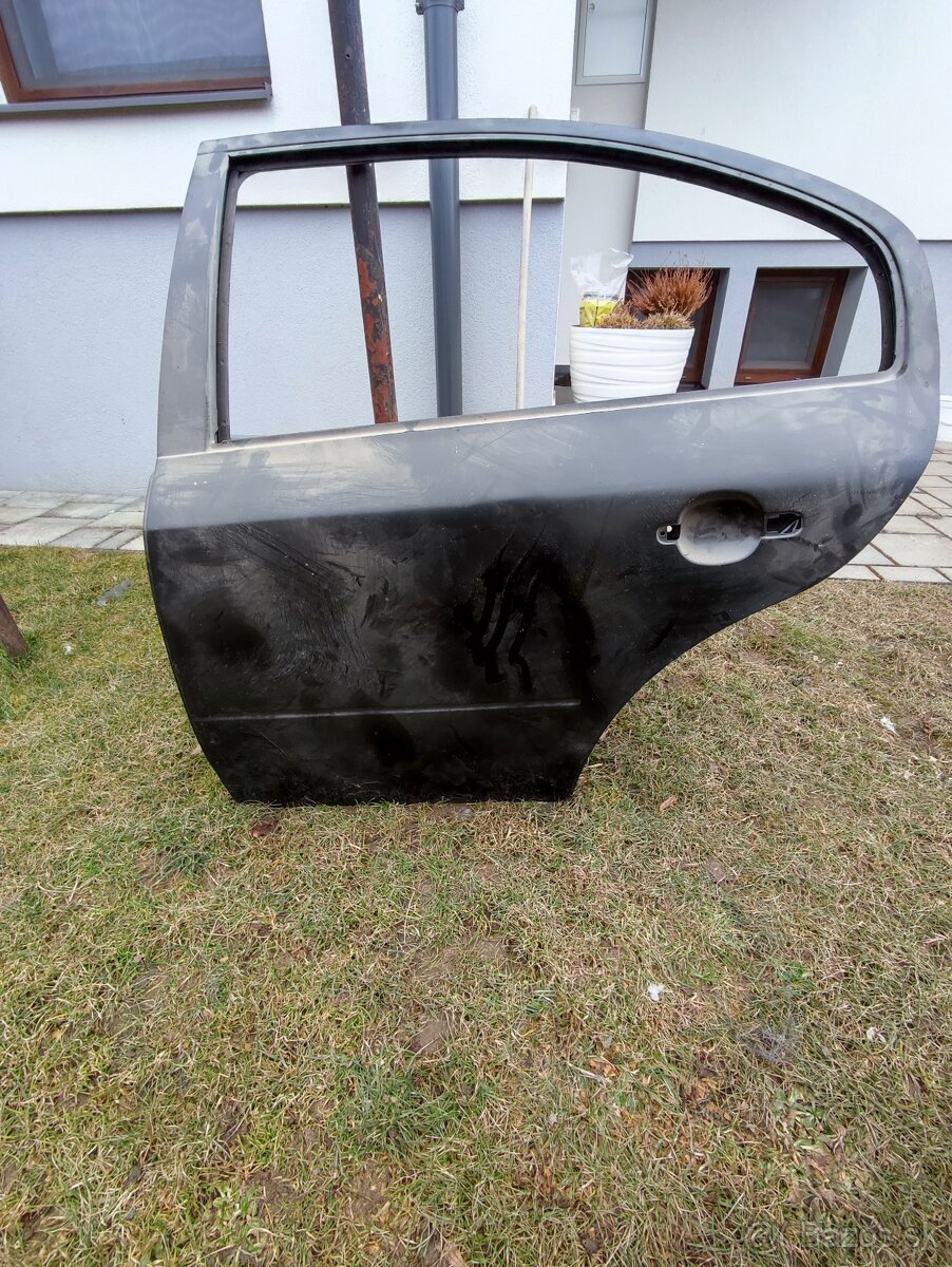Dvere Octavia 1