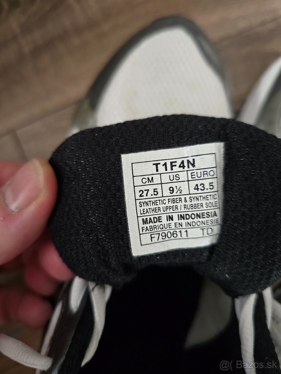 obuv značka ASICS