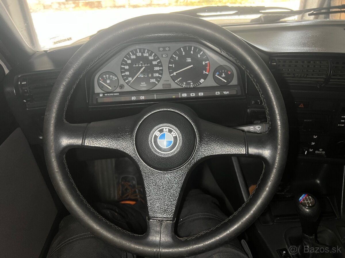 BMW volant