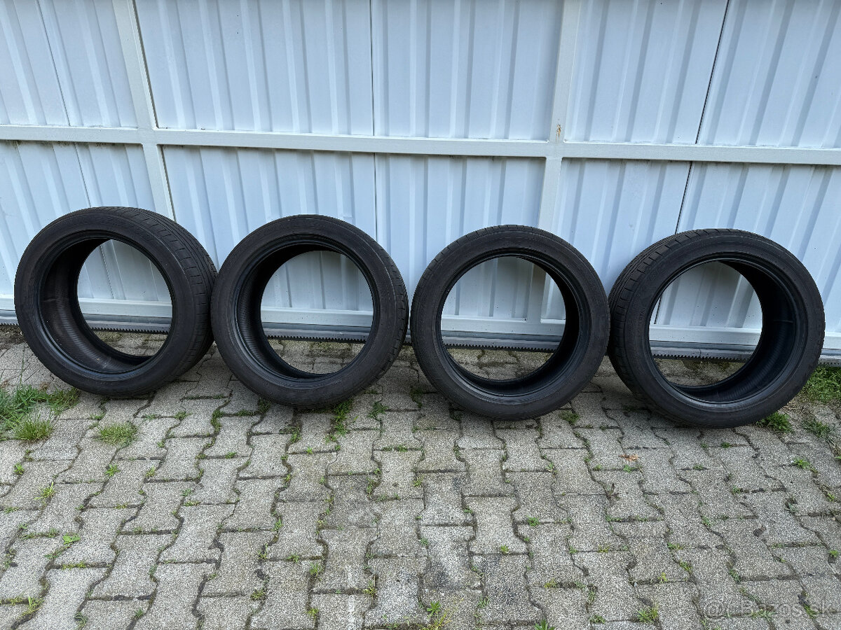 Letné pneu Bridgestone Potenza RE050A 245/45 R18
