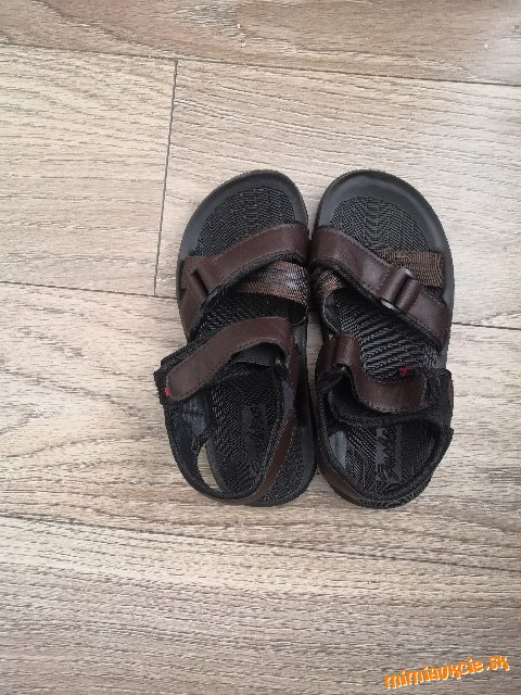 Sandale 32