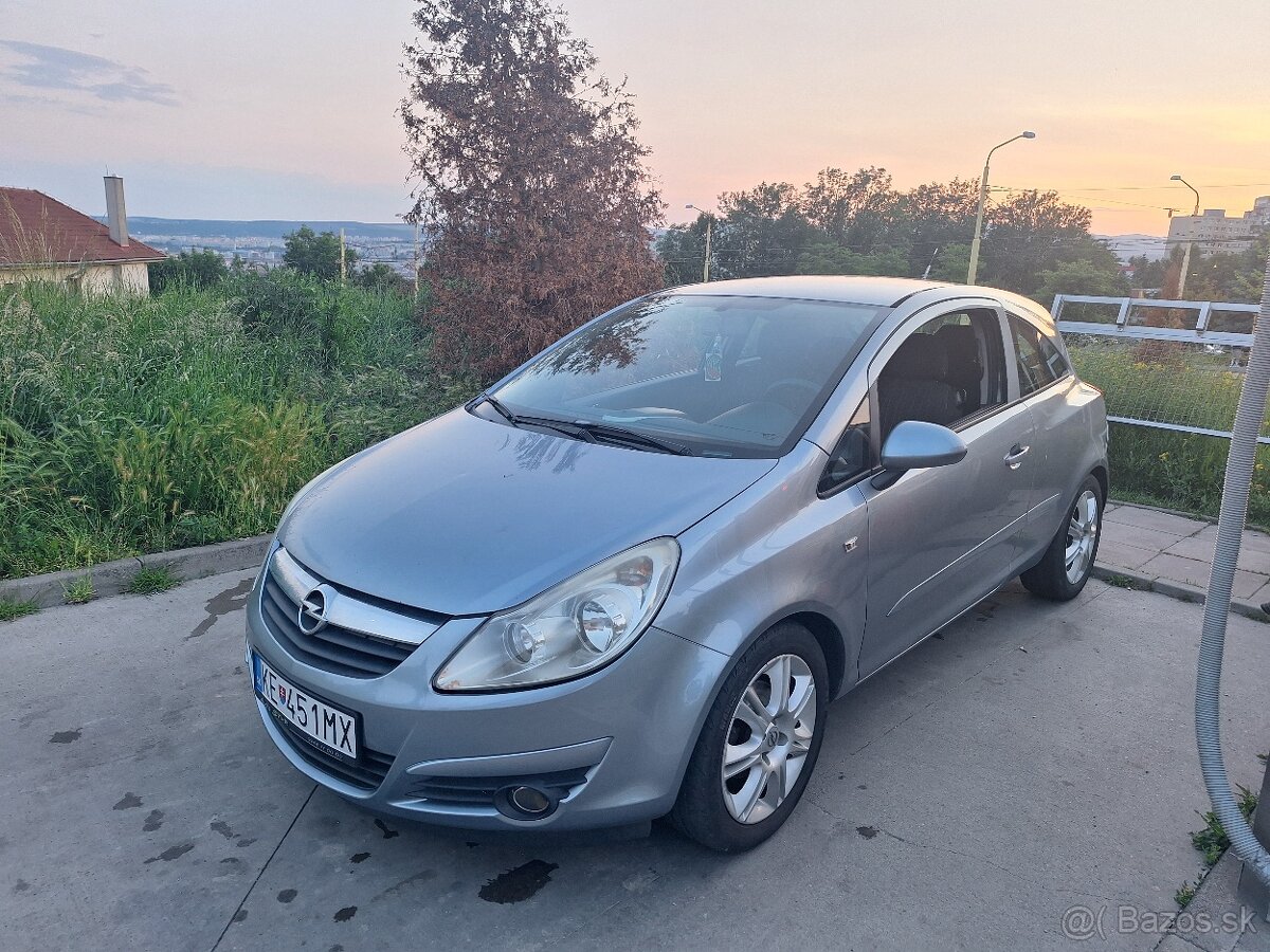 Opel corsa 1,2 , automat