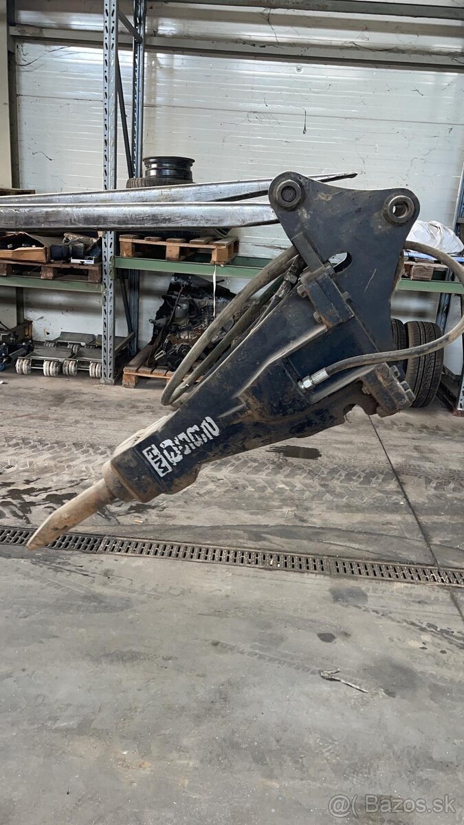 Jcb HM265 hydraulicke kladivo na bager