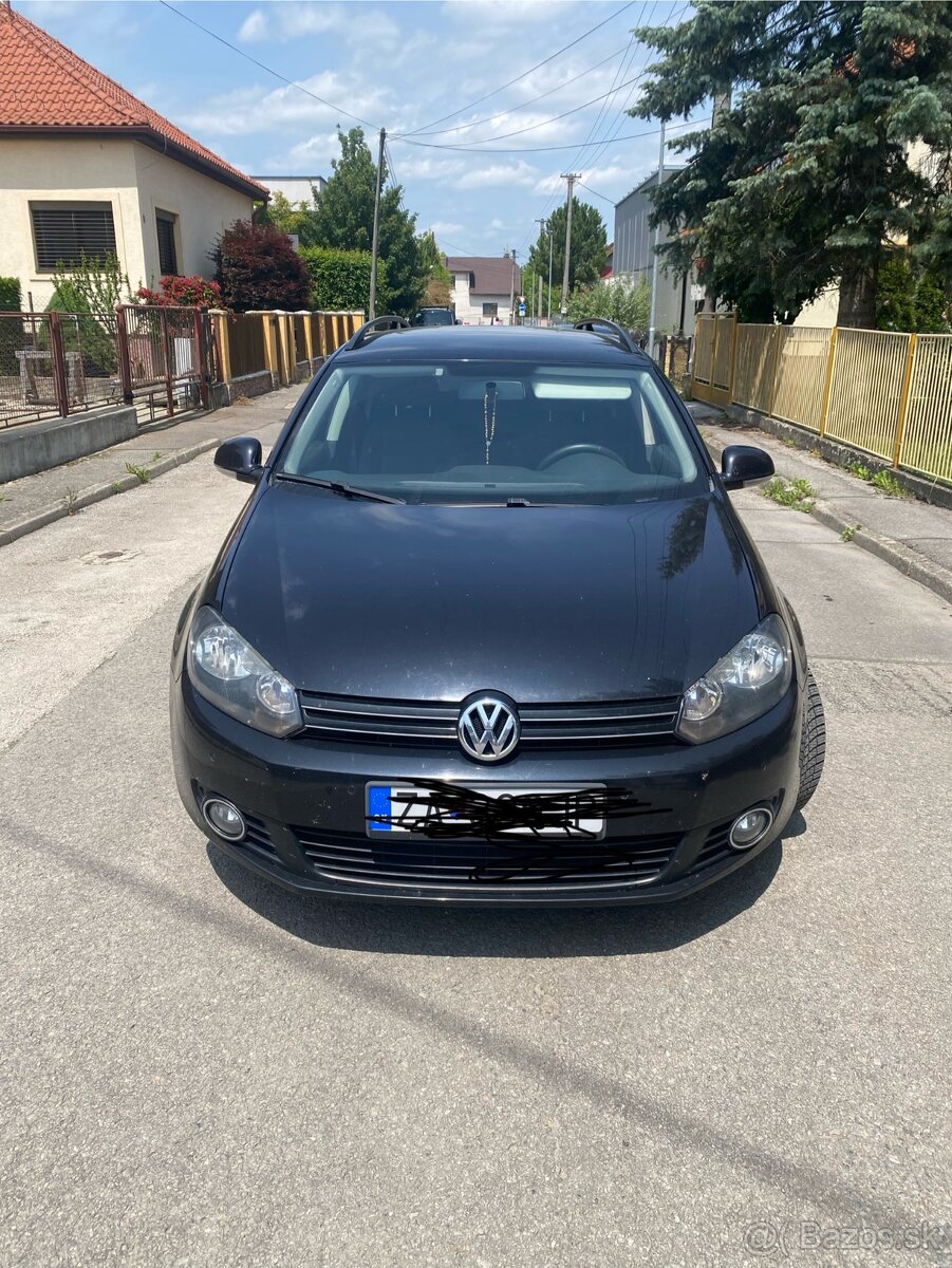 VW Golf 1,4 TSI kombi Rezervované