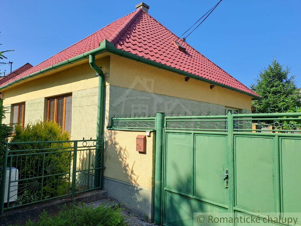 Rodinný 3-izbový dom v kľudnej časti obce Dvorníky