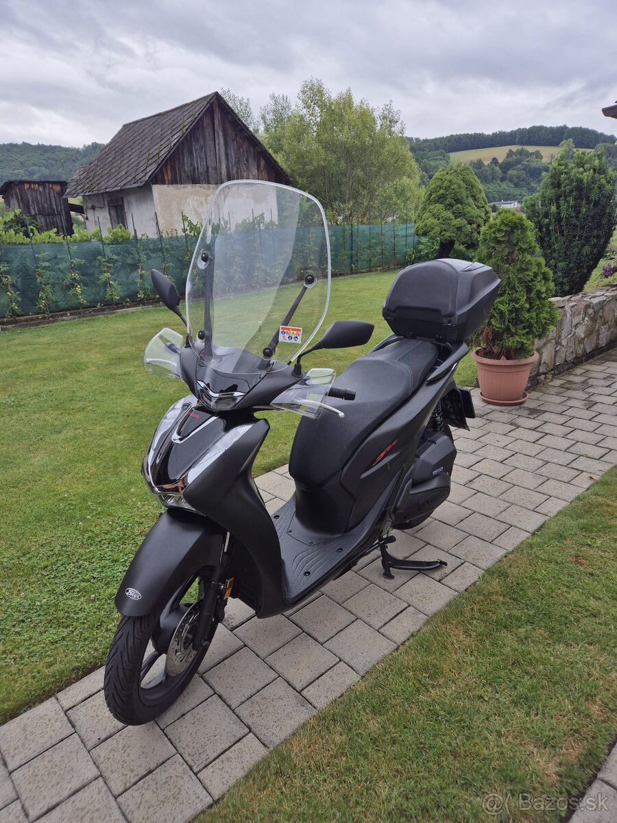 Skúter HONDA SH 125, plexi, kufor