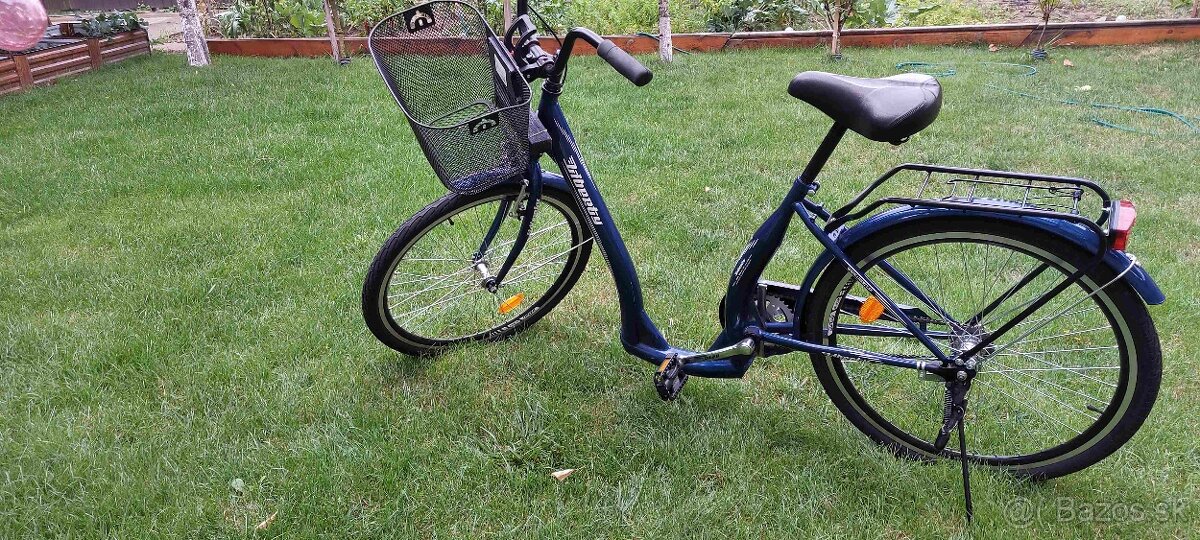 Mestský bicykel so zníženou konštrukciou rámu Liberty