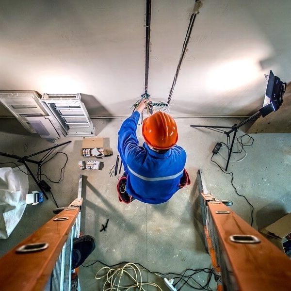 Elektrikári Nemecko/Stuttgart