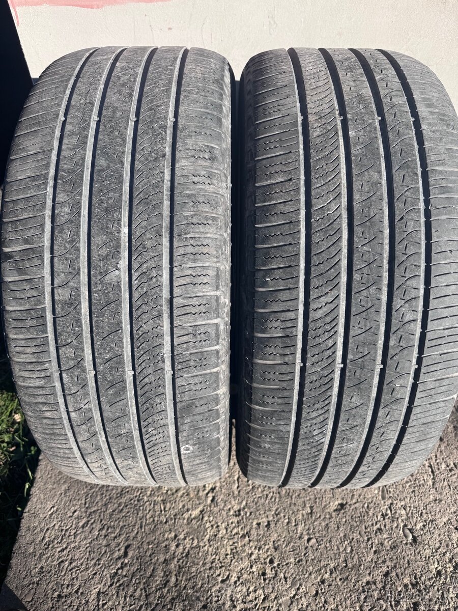 285/45R22 114Y