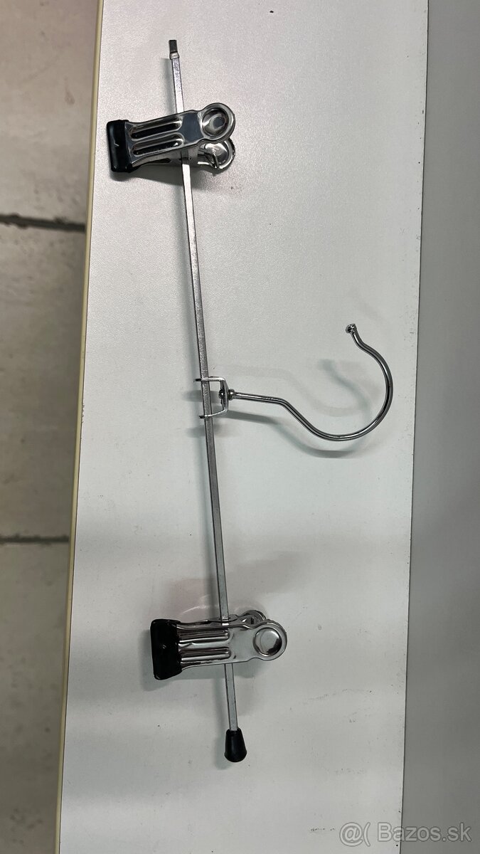 Kovový vešiak - 20 ks