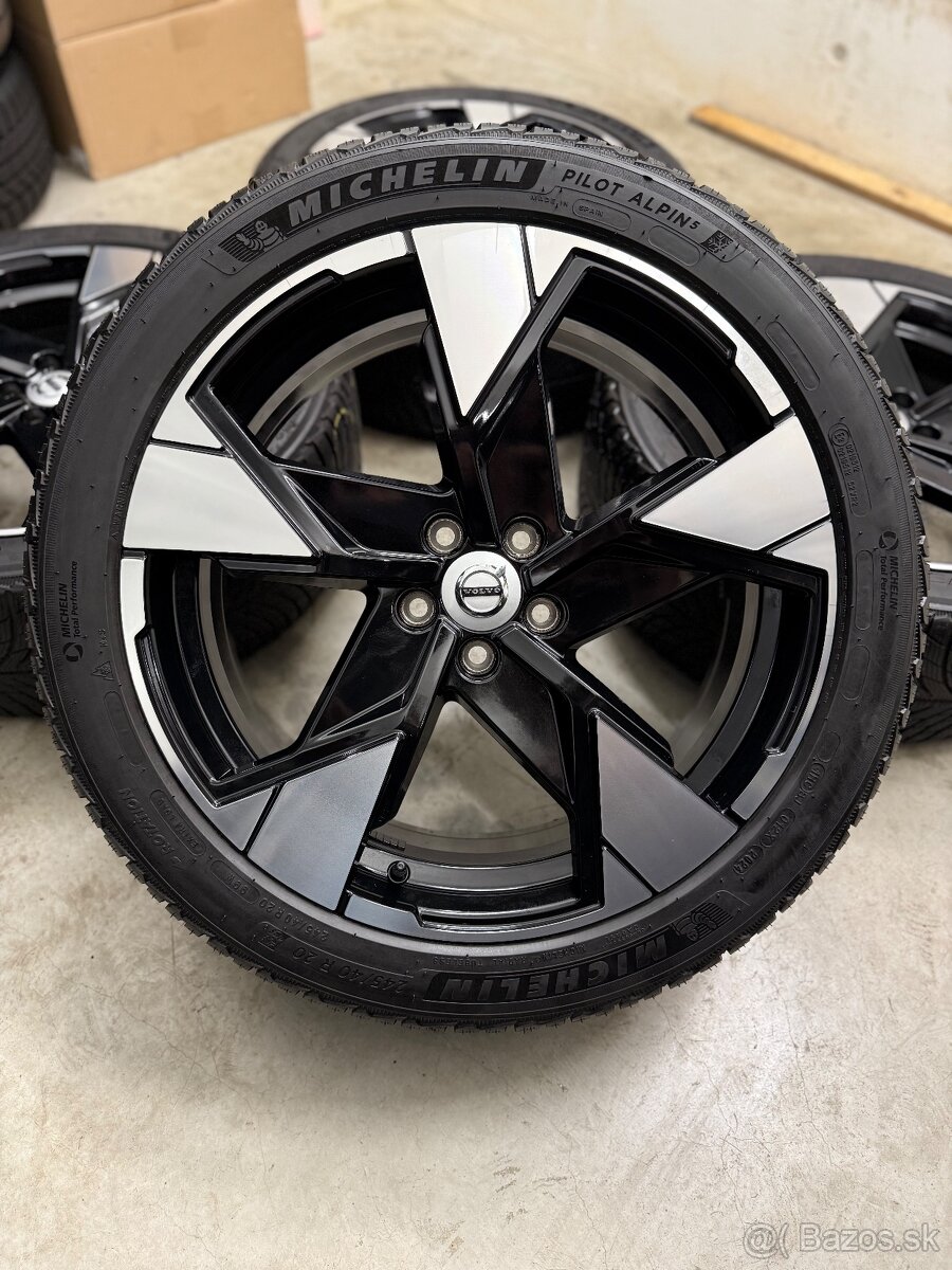 Zimná sada 5x108 R20 , 245/40/20 Volvo EX30