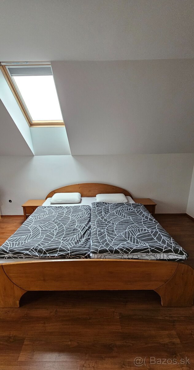 Manželská posteľ 180x200