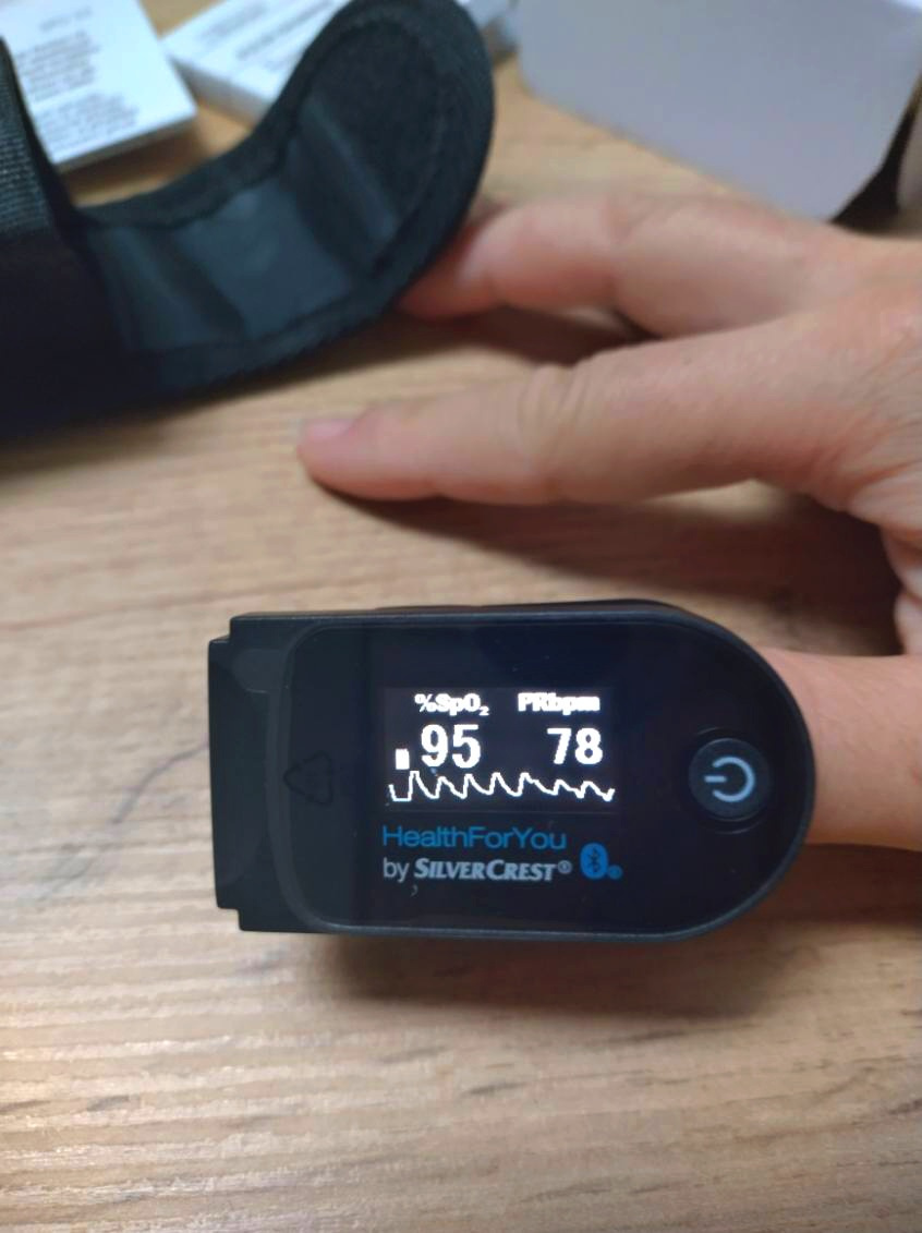 NOVY Pulzný oxymeter