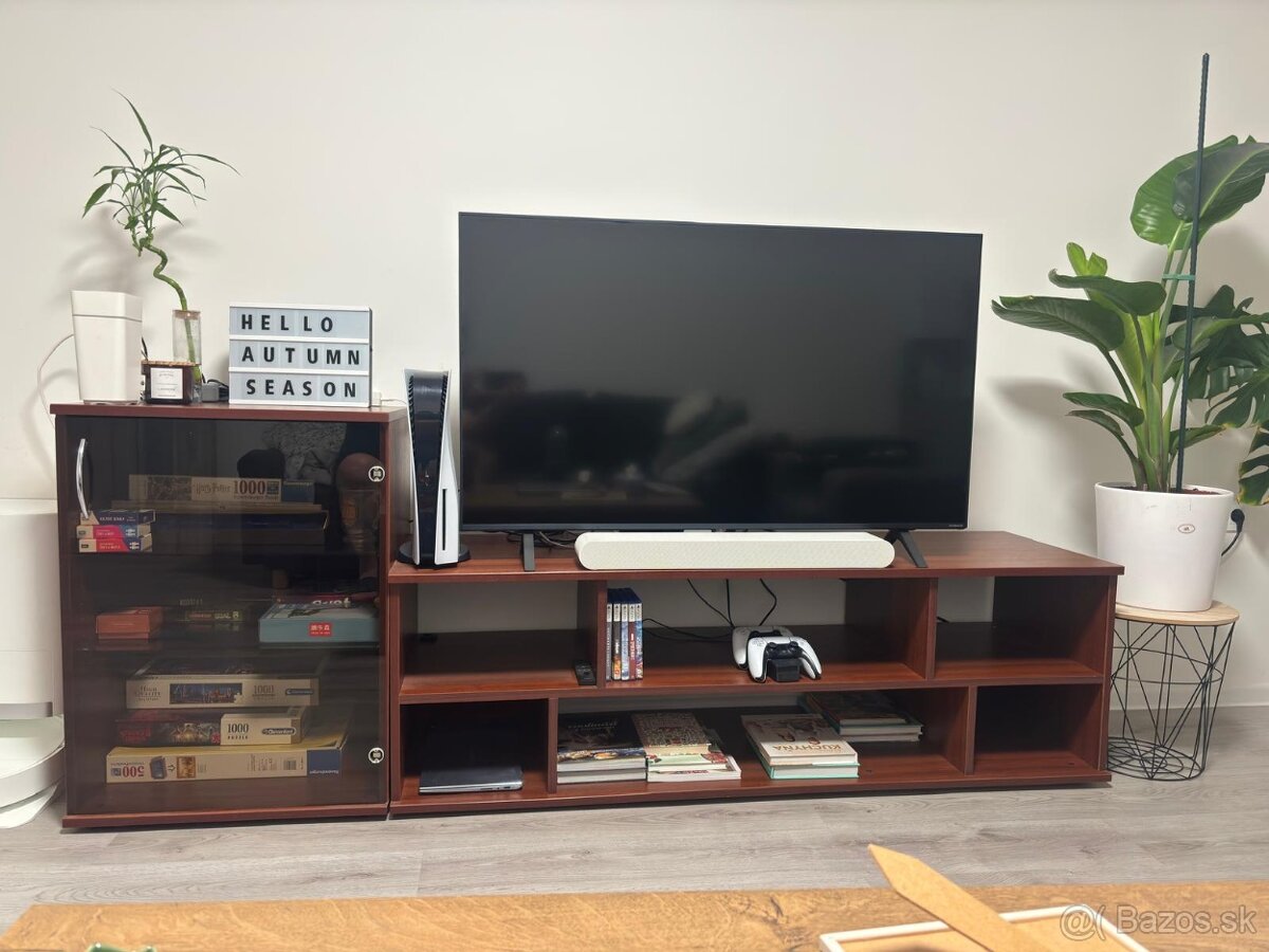 TV stolik a presklena skrinka