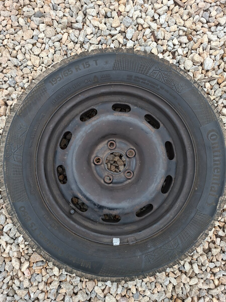 Predám zimne pneu na diskoch 195/65 r 15