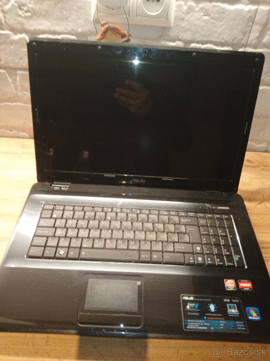 Predám notebook Asus A72 D