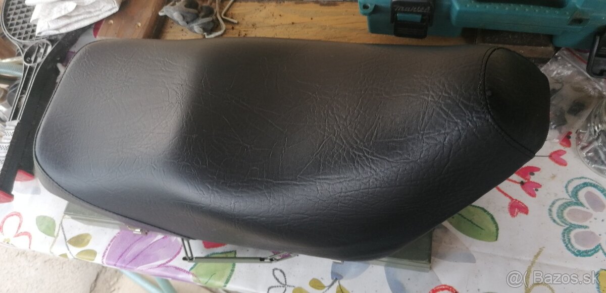 Dvojsedadlo manet korado