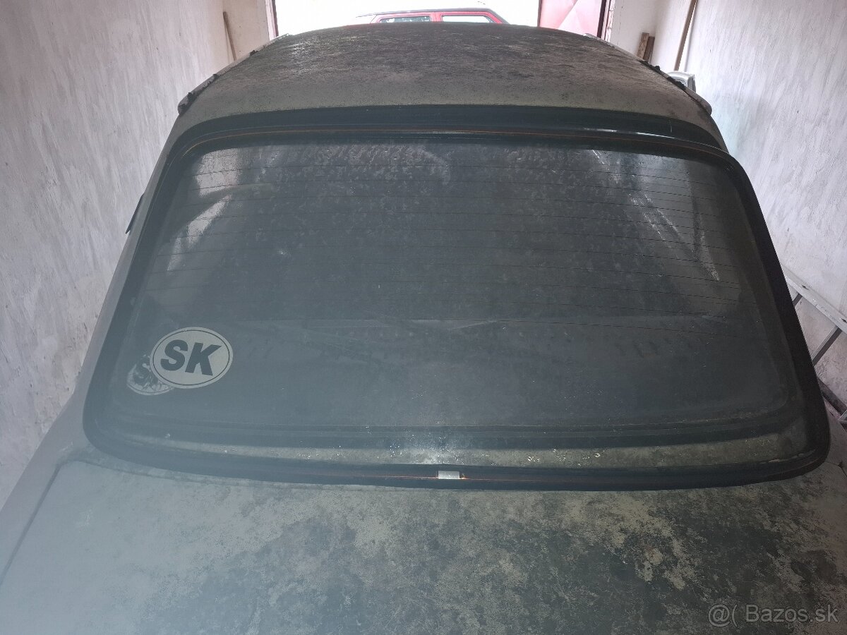 škoda 120 - zadné sklo