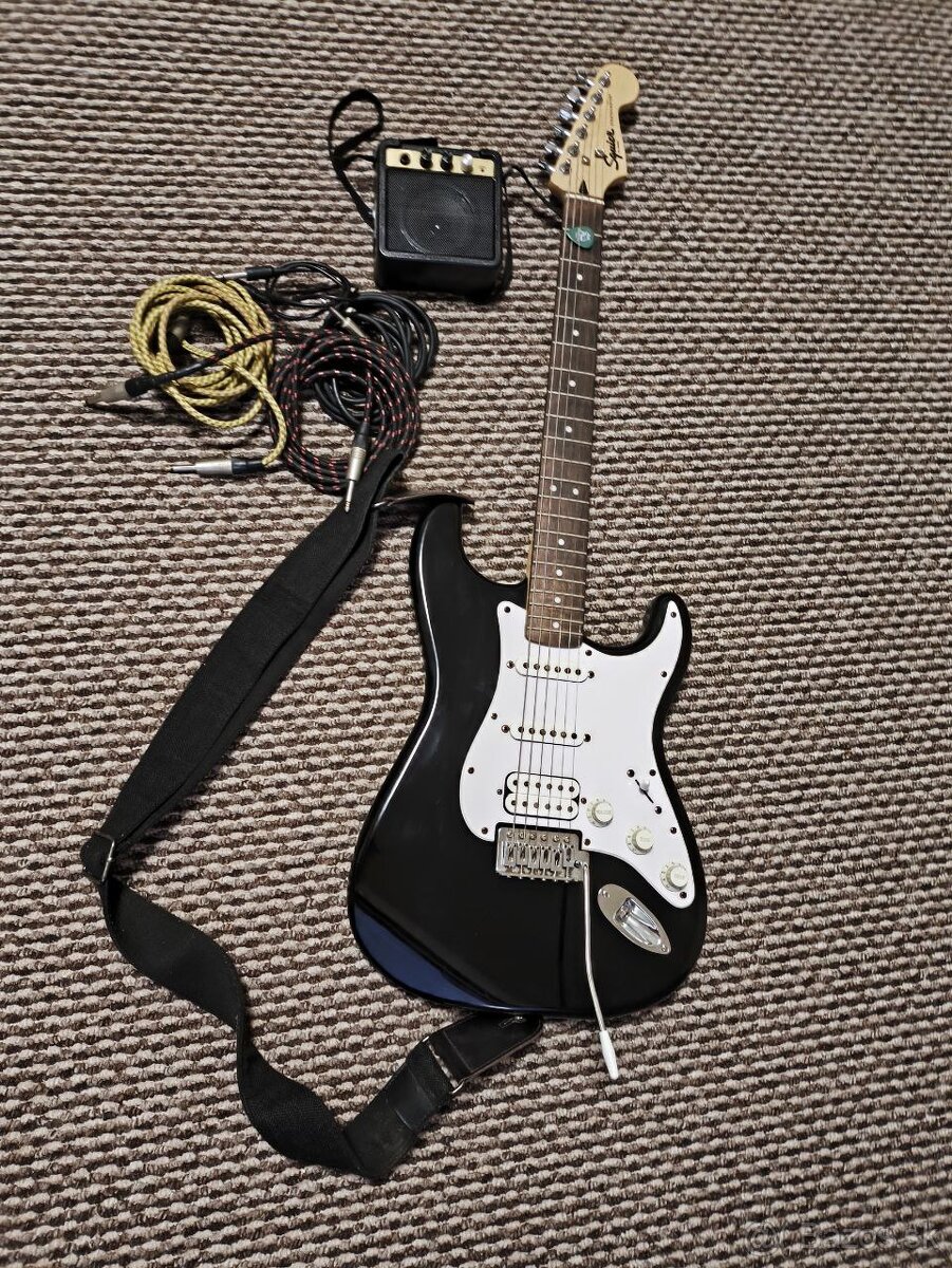 Elektricka gitara Fender Squier HSS Tremolo + kombo + kable